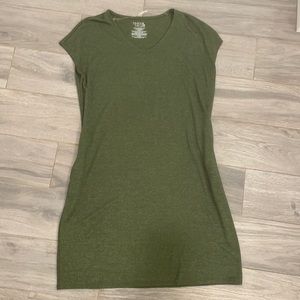 Short sleeve light sweater dress